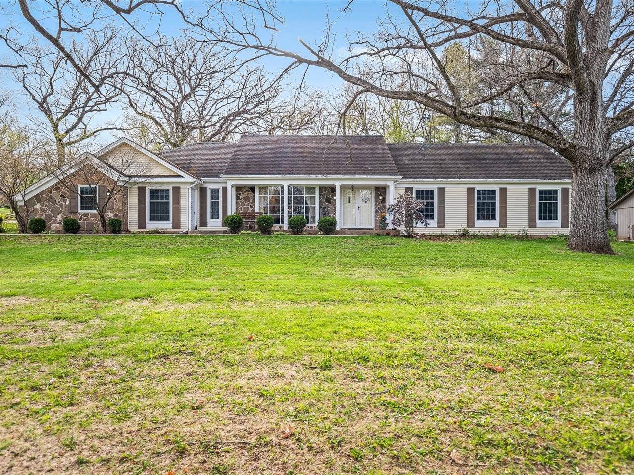 Belvidere, IL 61008,484 Williamsburg WAY