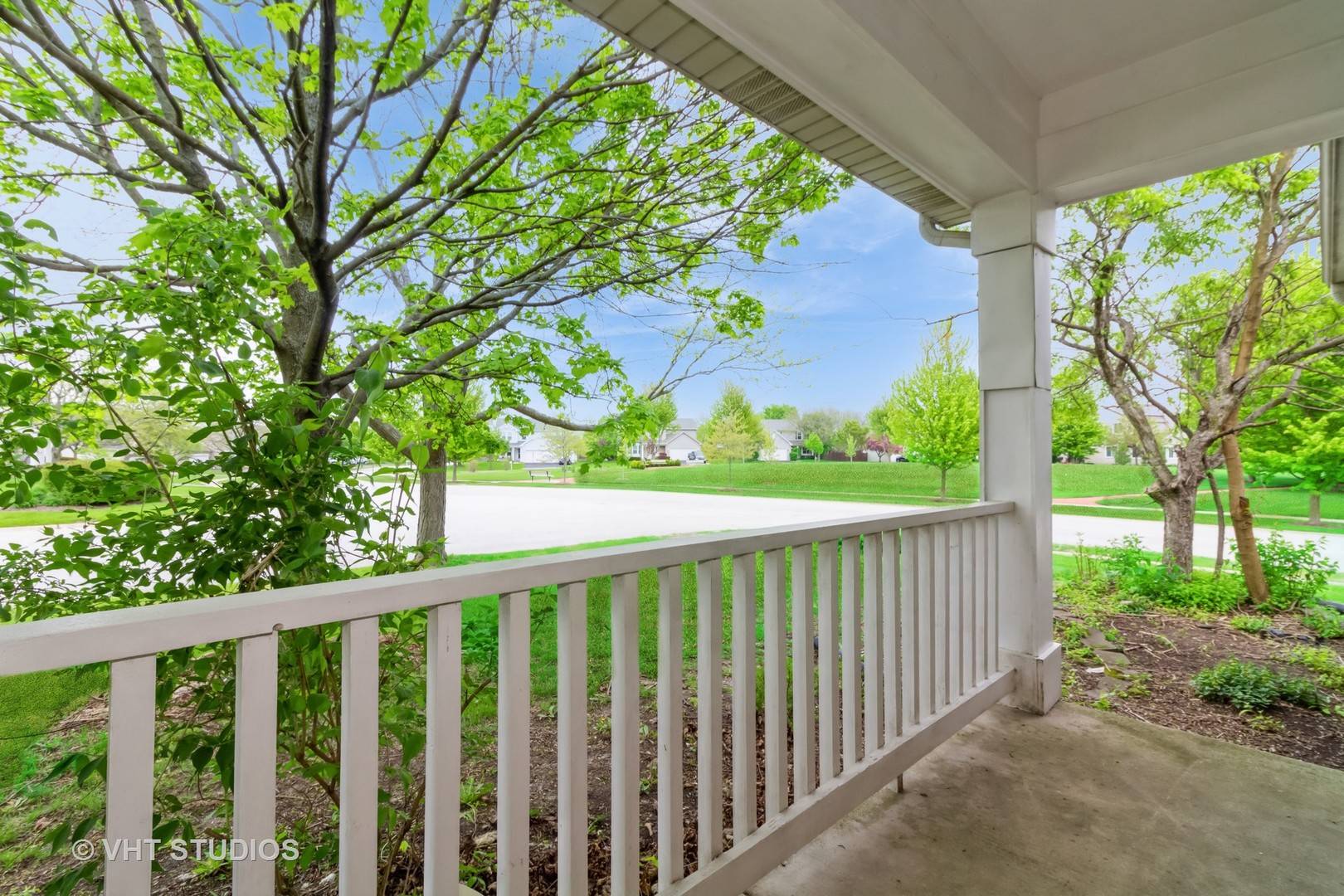 Oswego, IL 60543,401 Sunshine CT