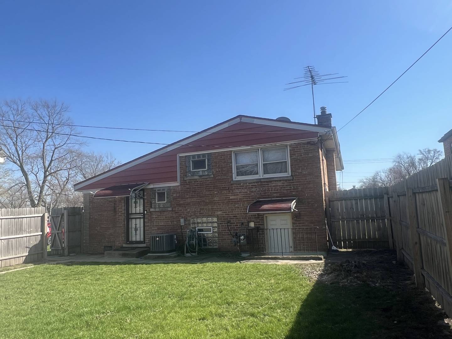Dolton, IL 60419,644 E 154th ST
