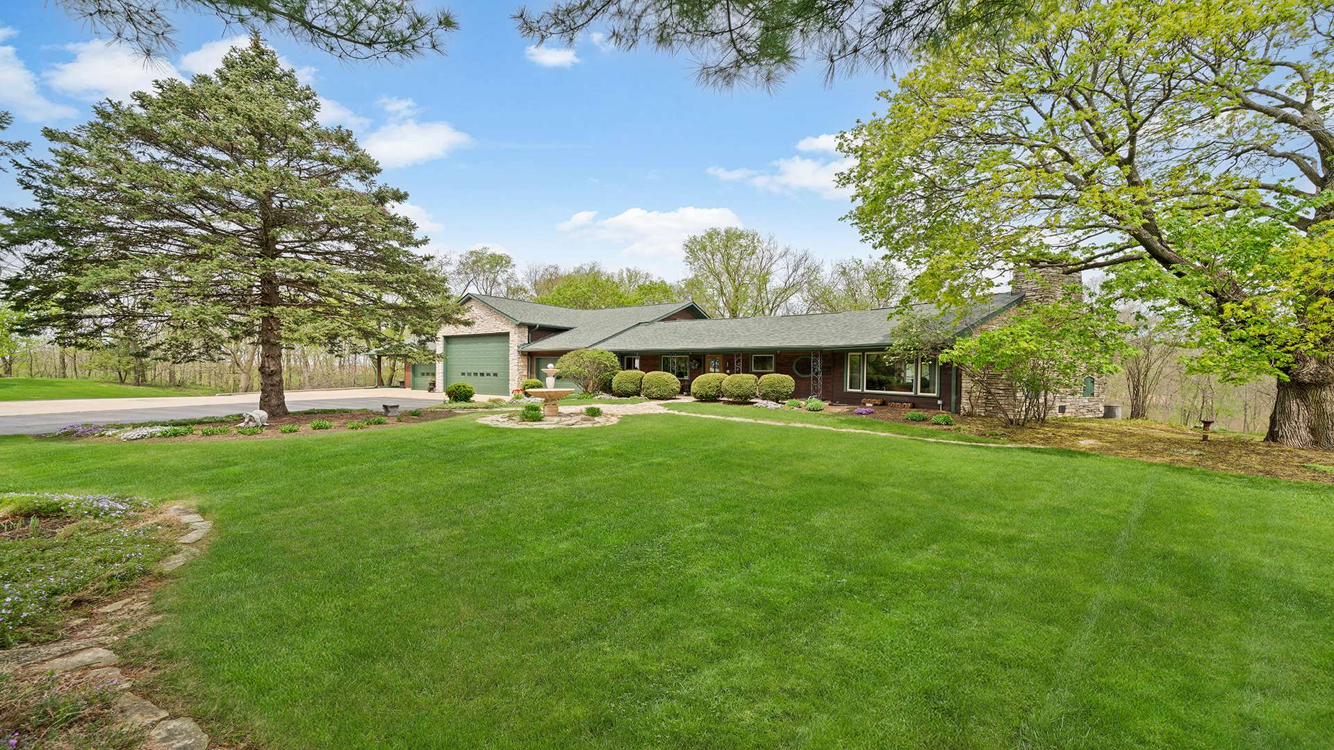 Oregon, IL 61061,2690 W Pines RD