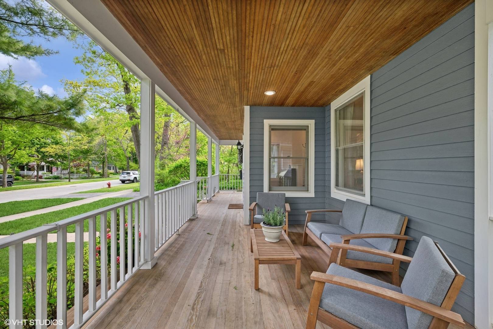 Lake Bluff, IL 60044,317 E Center AVE