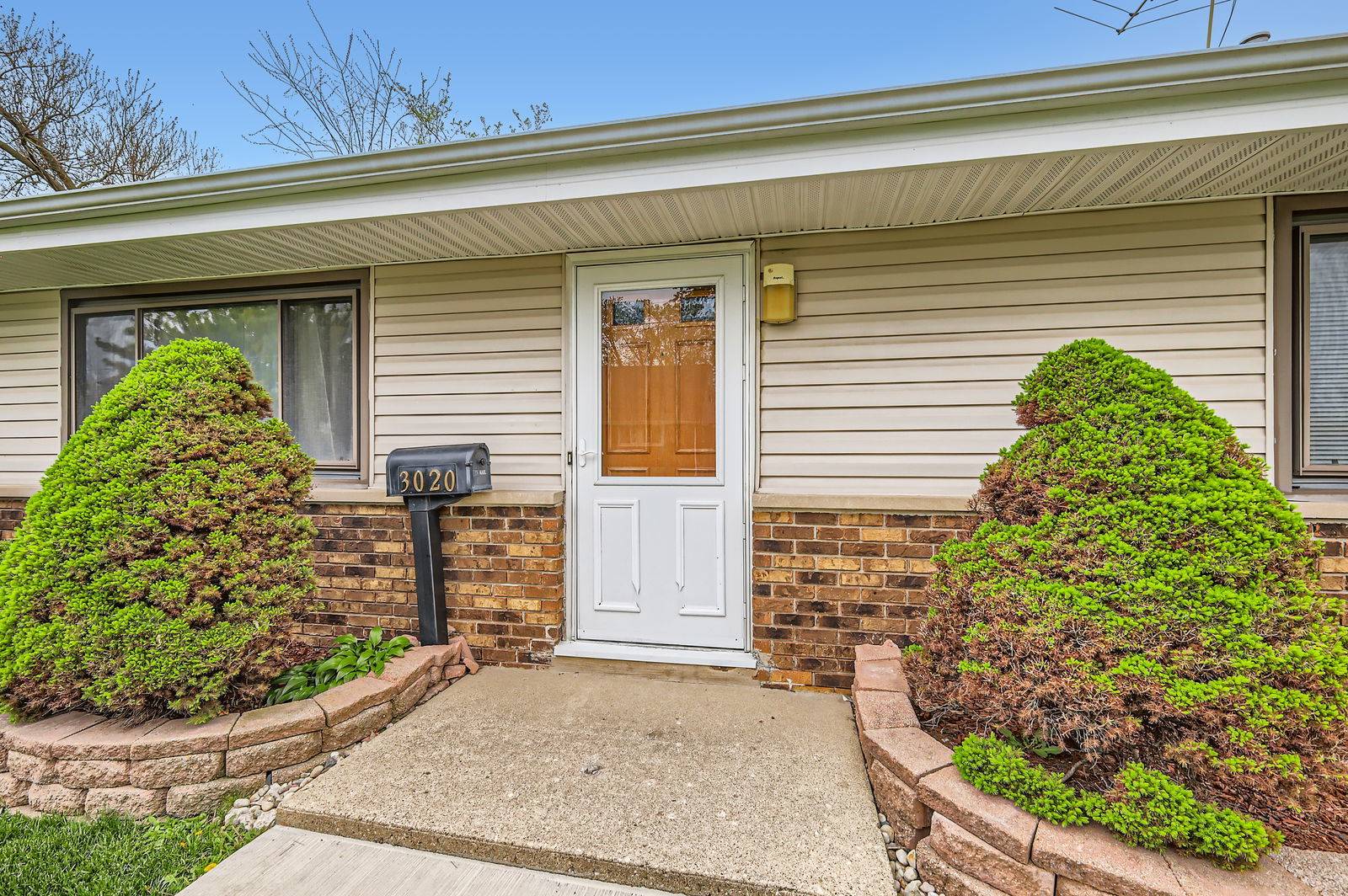 Melrose Park, IL 60164,3020 Lee ST