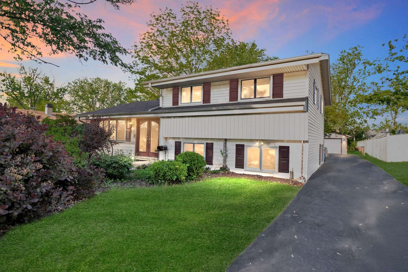 Downers Grove, IL 60516,6029 Osage AVE