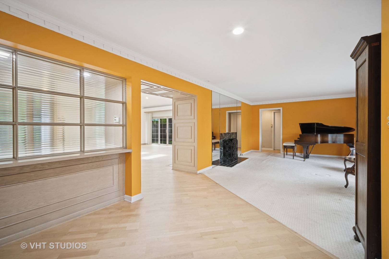 Highland Park, IL 60035,419 Sheridan RD