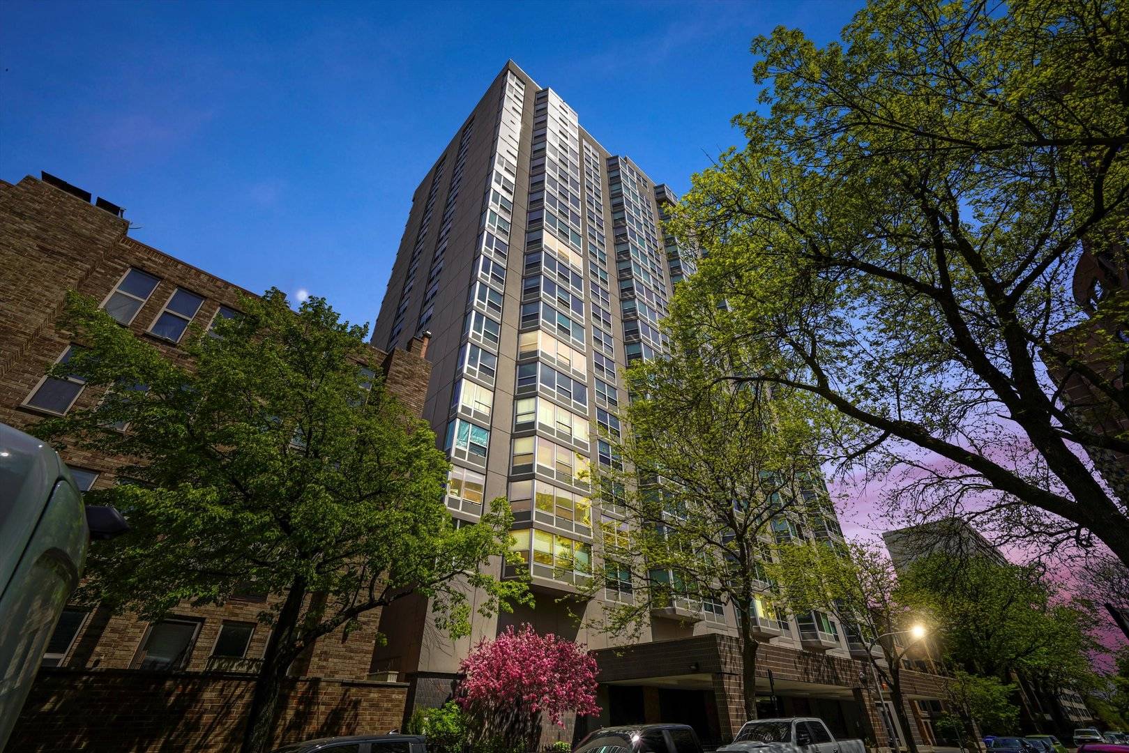 Chicago, IL 60613,720 W Gordon TER #11N