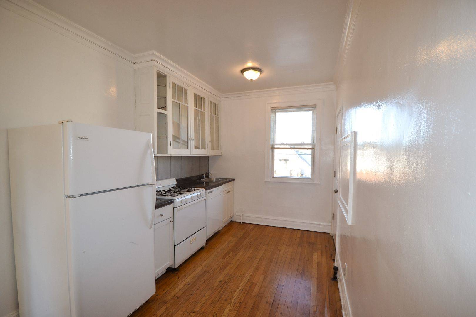 Chicago, IL 60641,4826 1/2 W Addison ST #2W