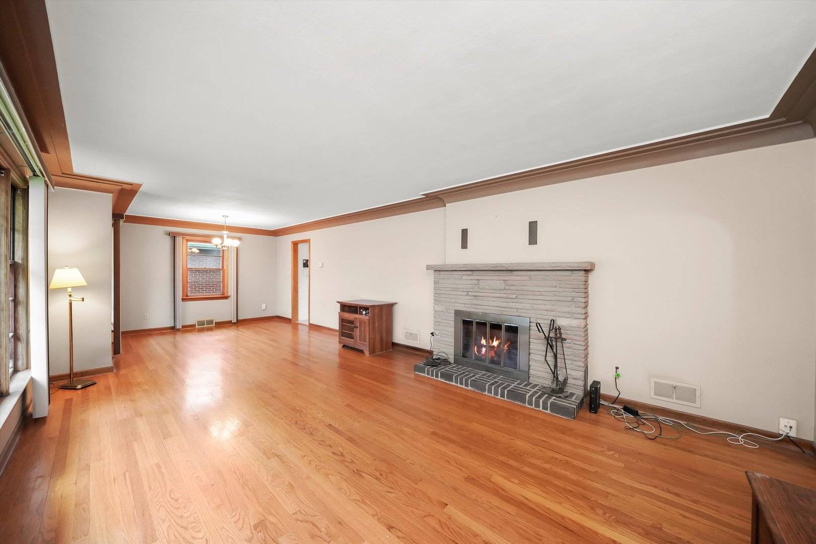 Lansing, IL 60438,18418 Chicago AVE