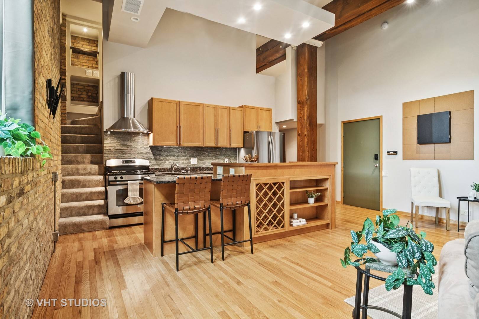 Chicago, IL 60614,2510 N Wayne AVE #103