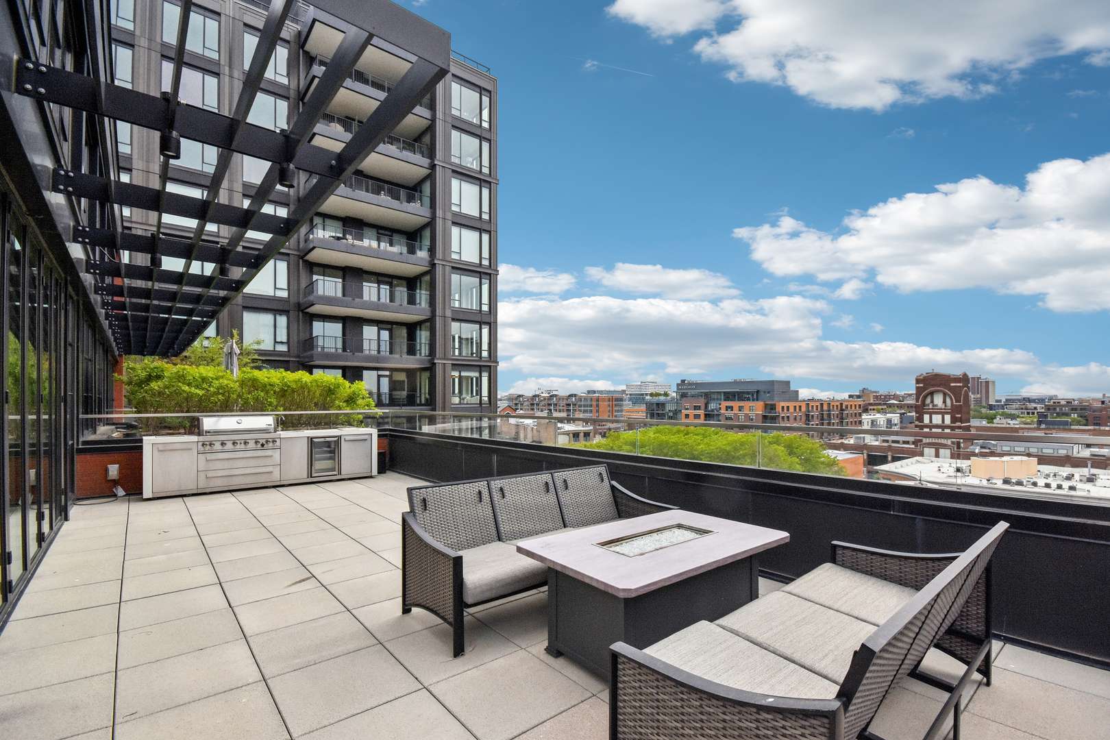 Chicago, IL 60607,1109 W WASHINGTON BLVD #8A