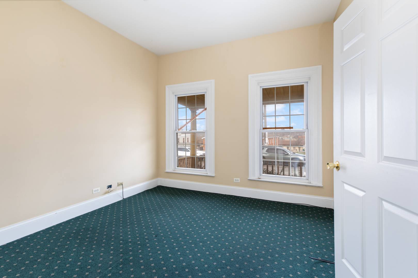 Lemont, IL 60439,114 E Illinois ST E