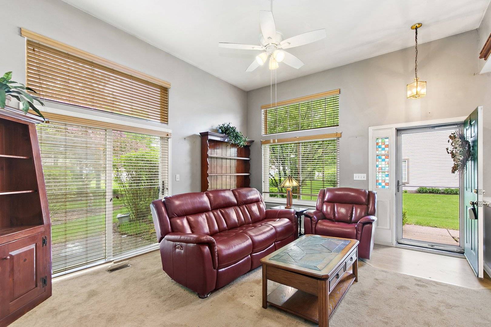 Aurora, IL 60502,960 Park Hill Circle 960 #960