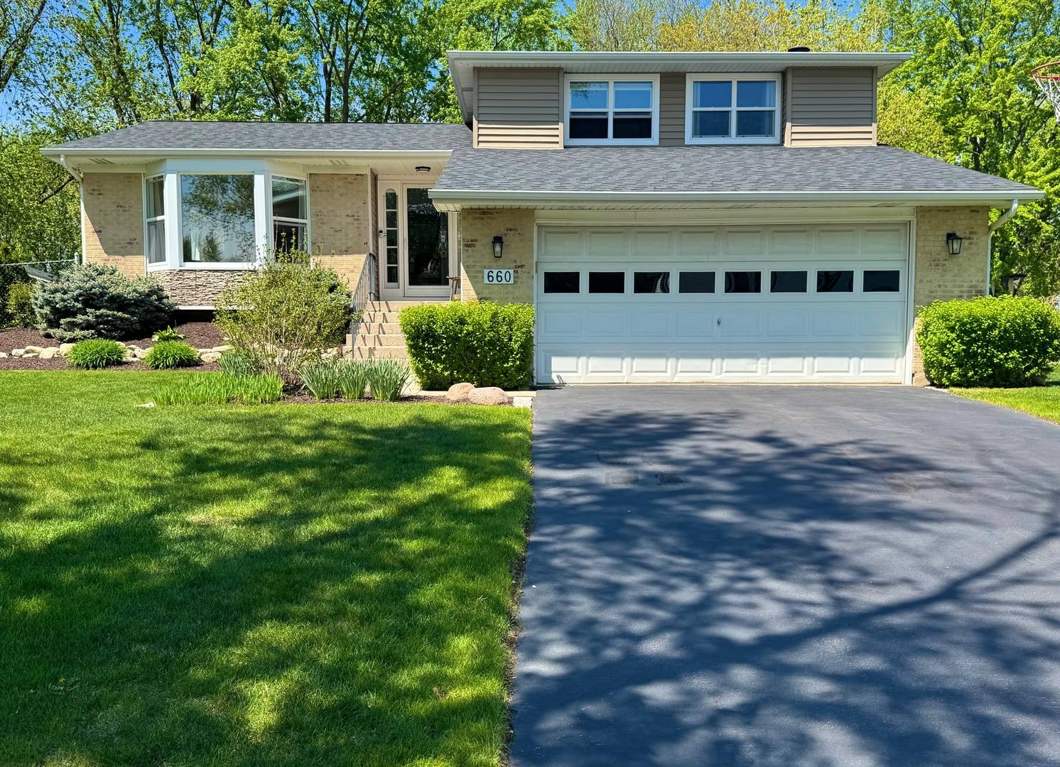 Bolingbrook, IL 60440,660 Londonberry LN