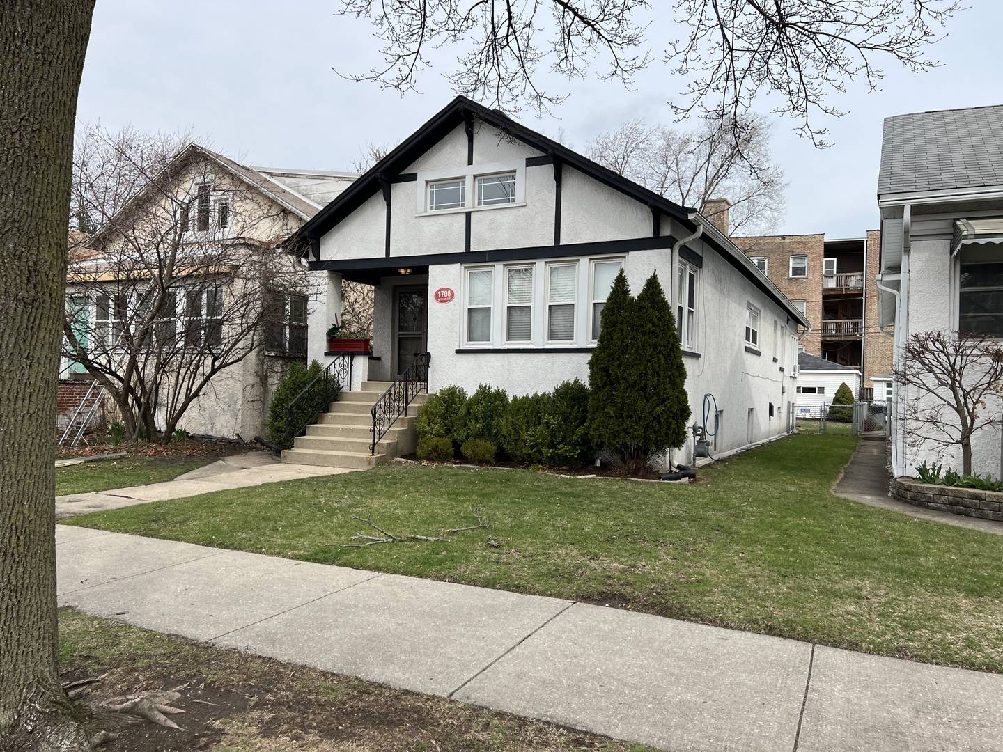 Chicago, IL 60626,Address not disclosed