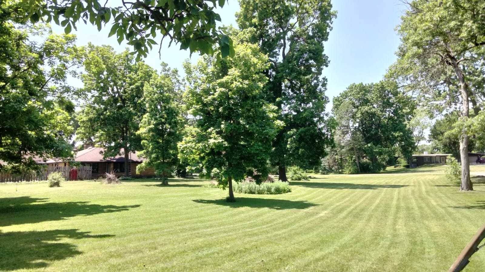 Sleepy Hollow, IL 60118,215 Sharon DR