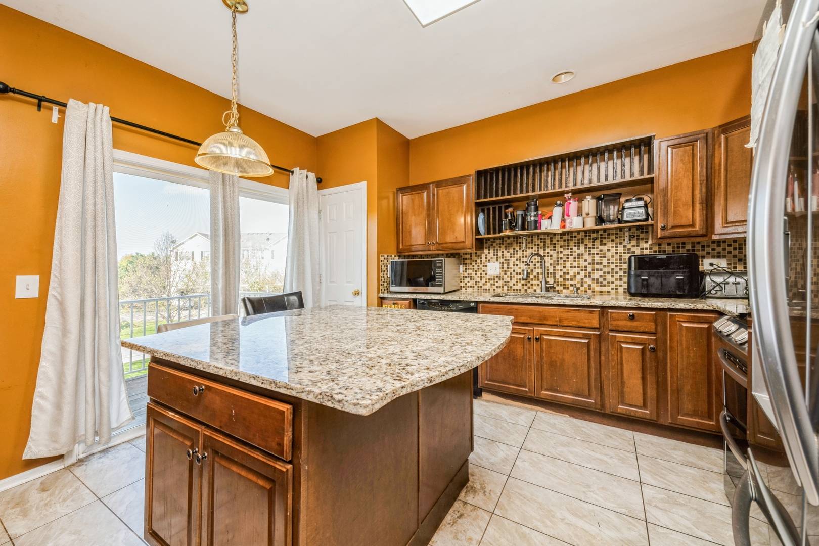 Elgin, IL 60124,268 Comstock DR