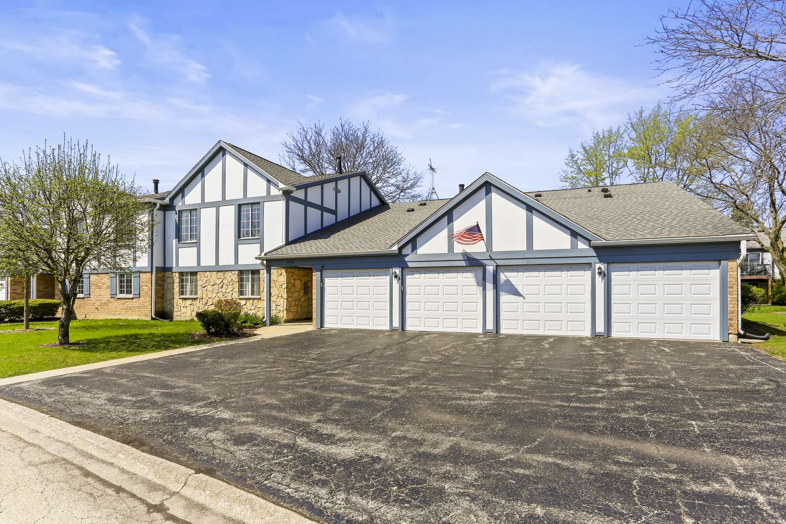 Westmont, IL 60559,1236 Williamsport DR #3