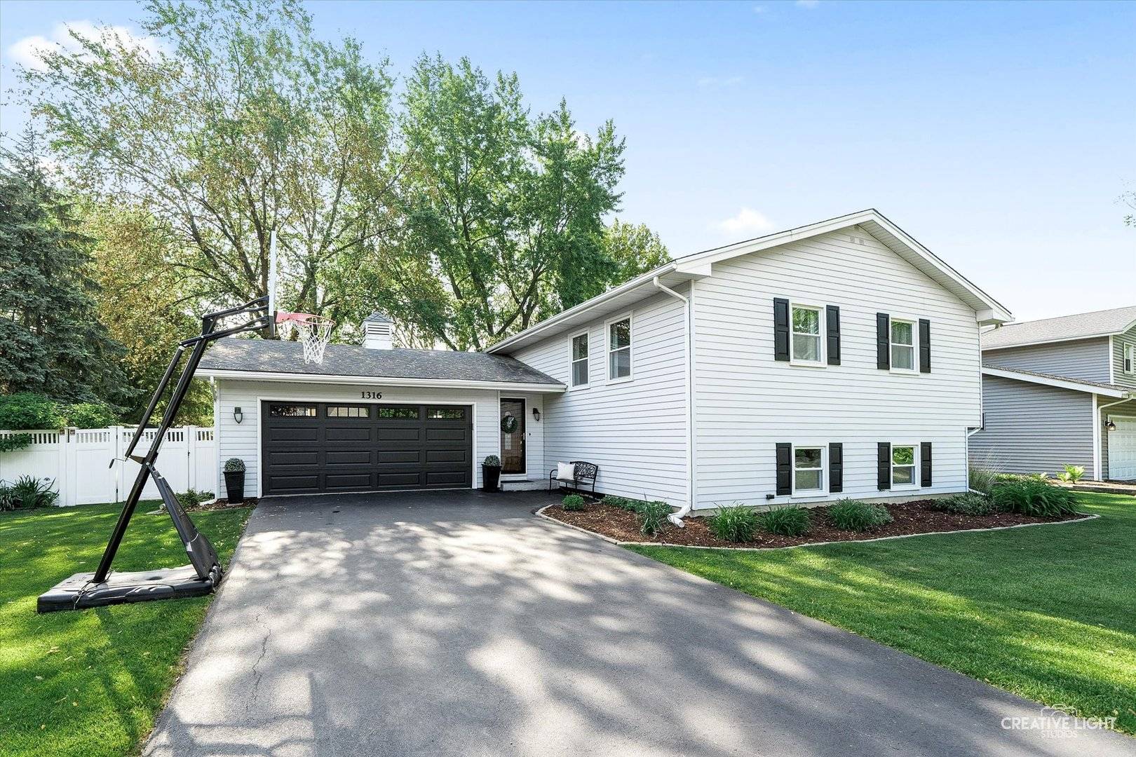 Naperville, IL 60565,1316 Carol LN