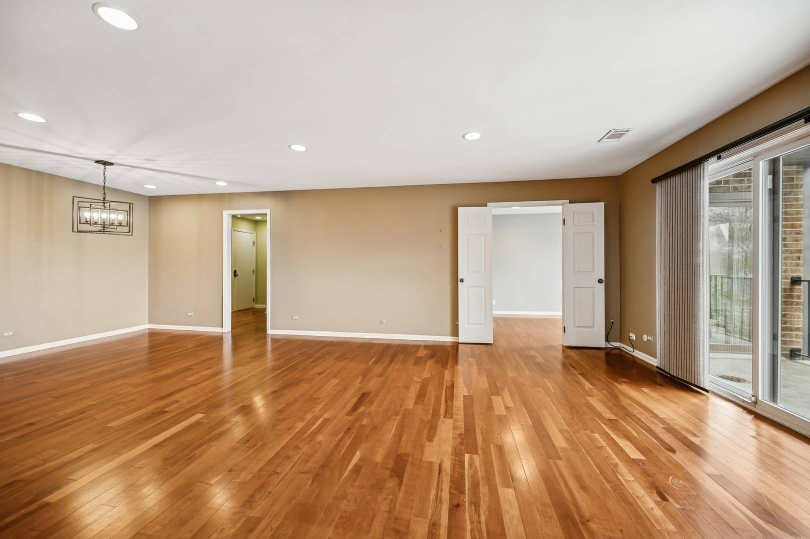 Northbrook, IL 60062,1 Court Of Harborside #308
