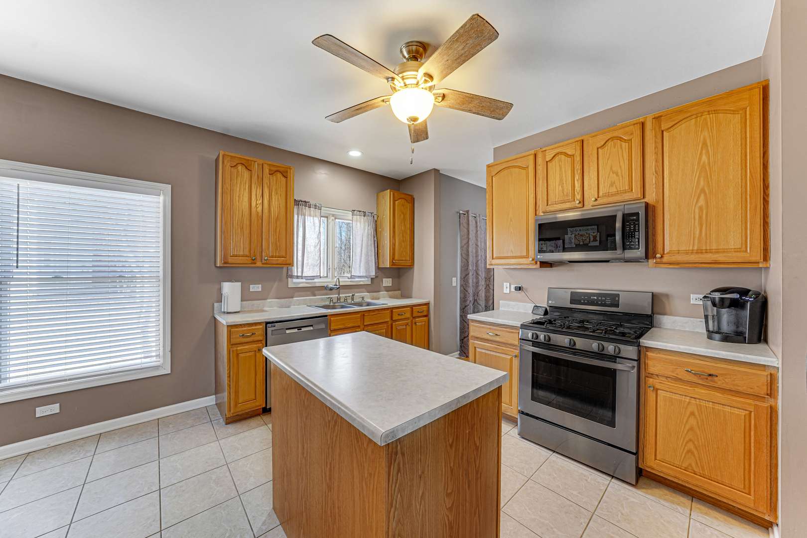 Lakewood, IL 60014,9163 Falcon Greens DR