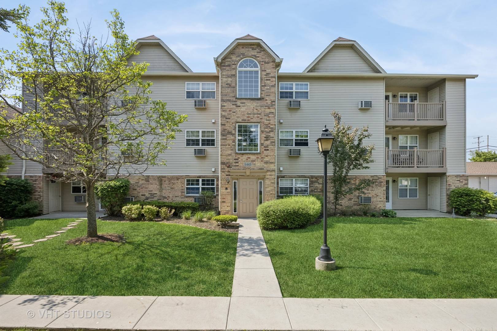 Round Lake Beach, IL 60073,1443 Spring Brook CT #1B