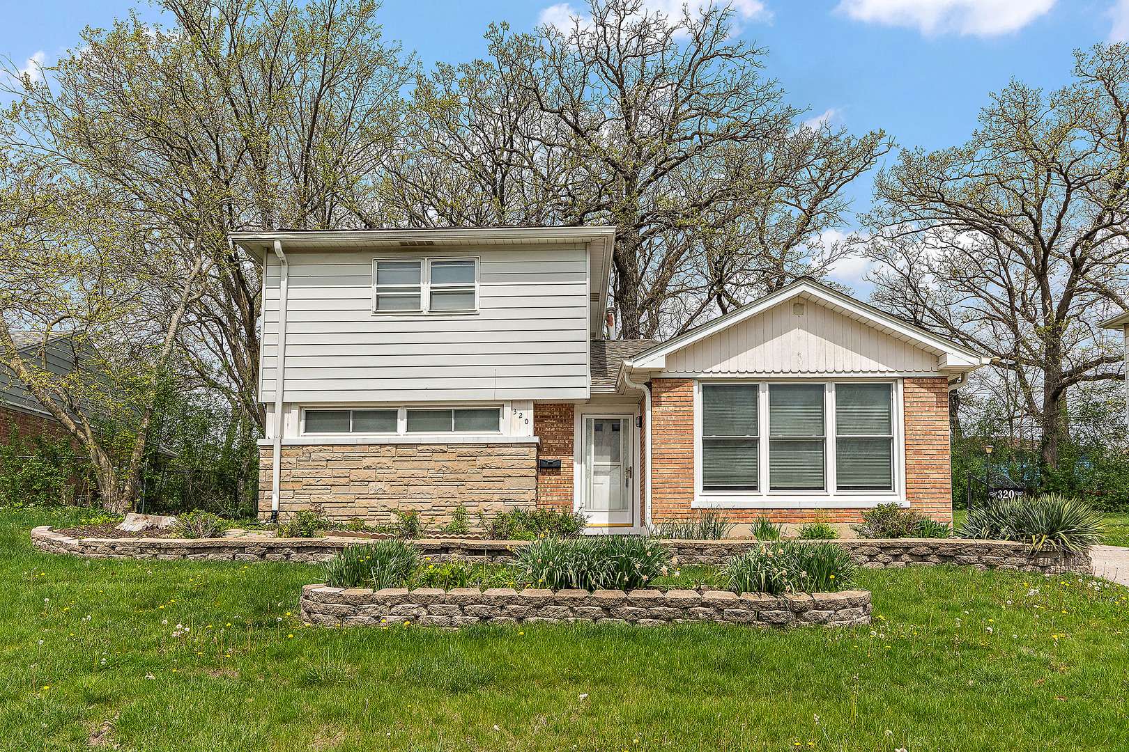 Park Forest, IL 60466,320 Oakwood ST