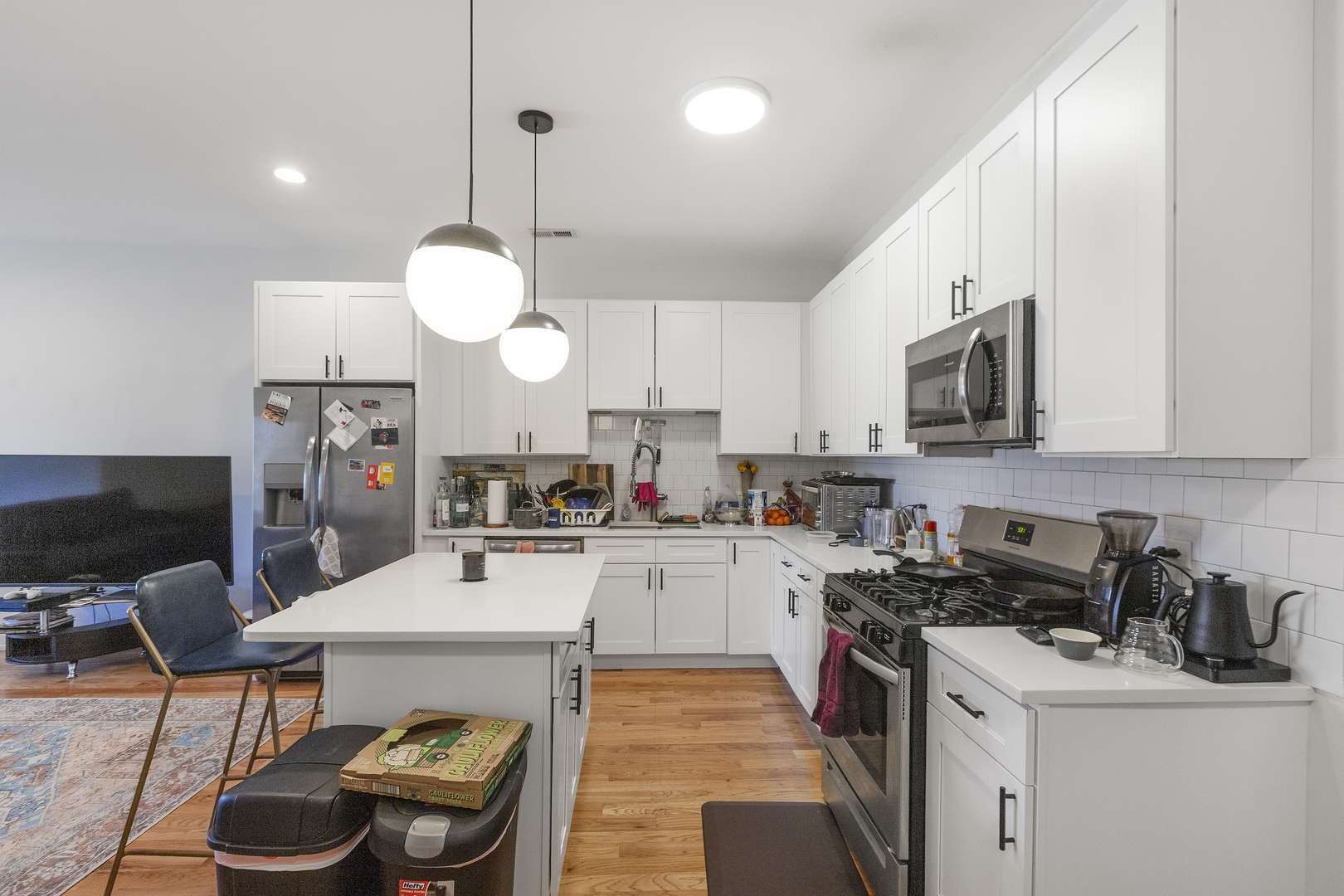 Chicago, IL 60647,1636 N Western AVE #3
