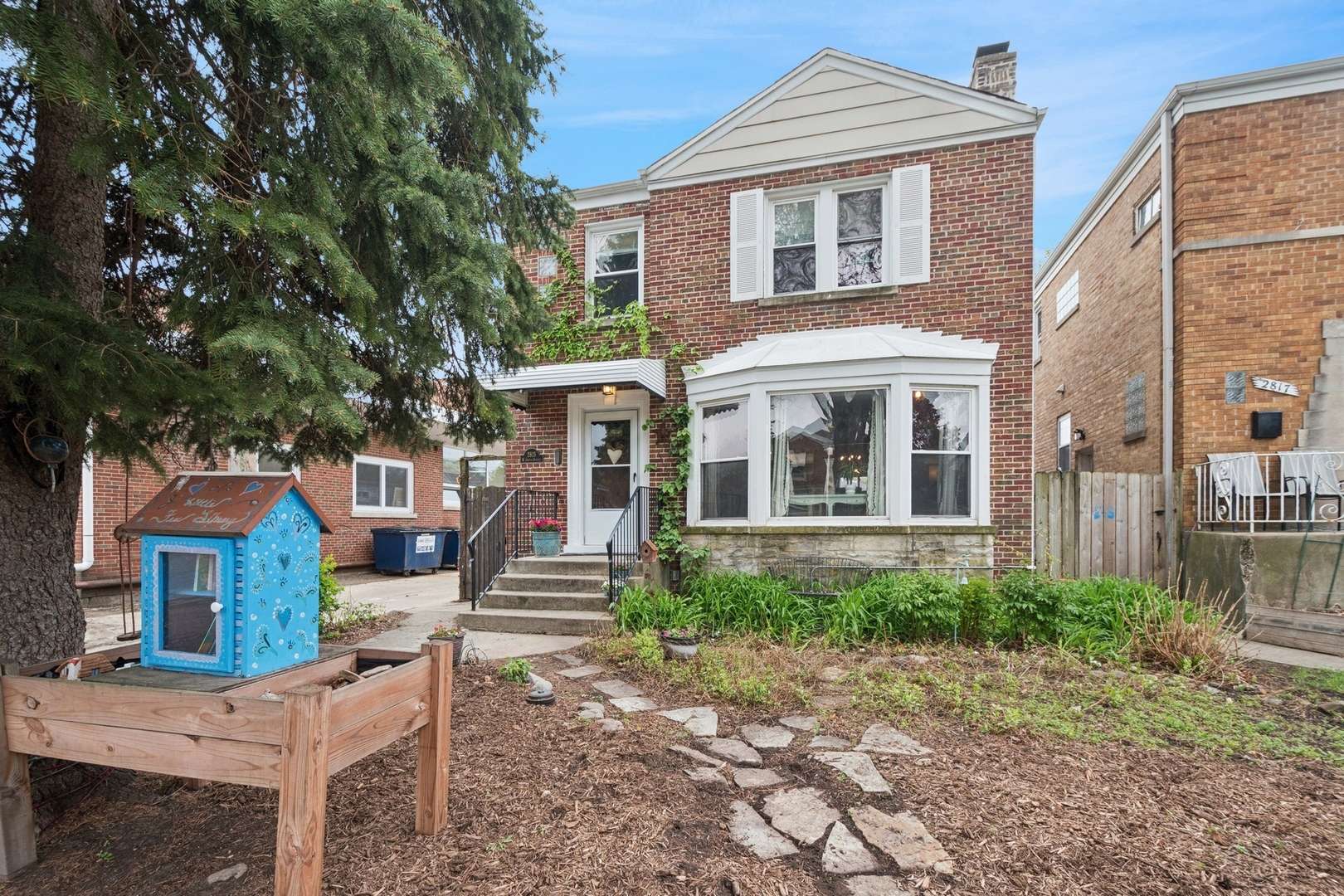 Chicago, IL 60645,2815 W Jarvis AVE