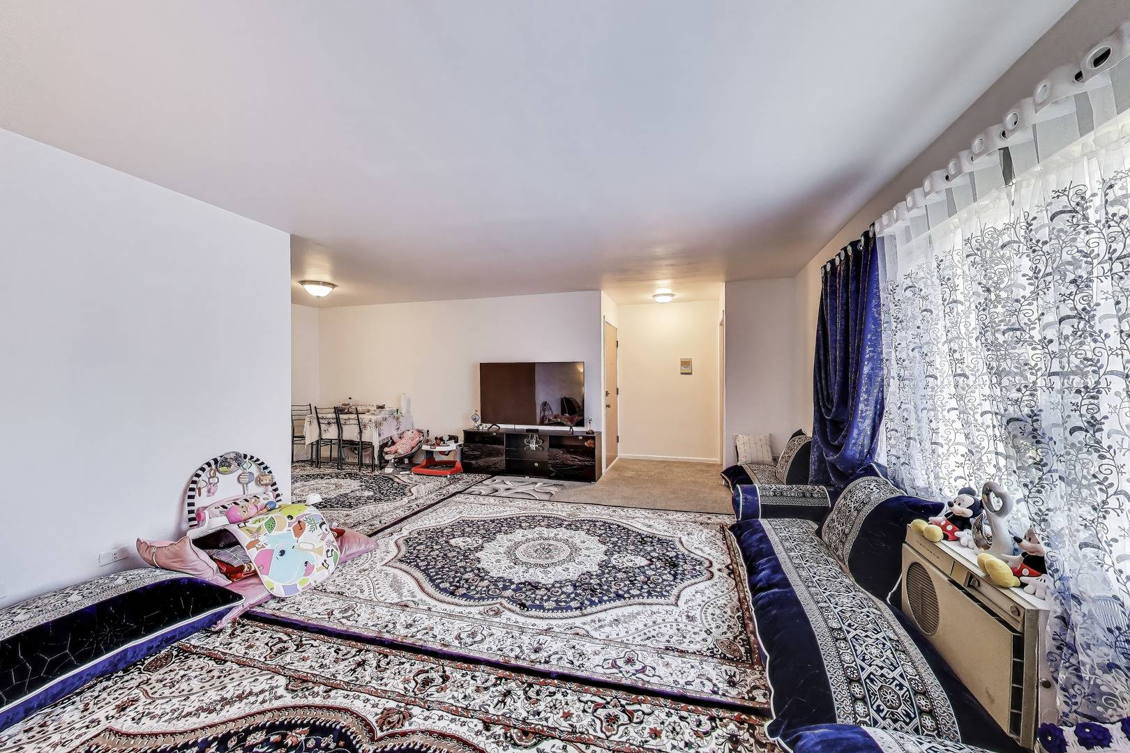 Chicago, IL 60659,3441 W Bryn Mawr AVE #1E