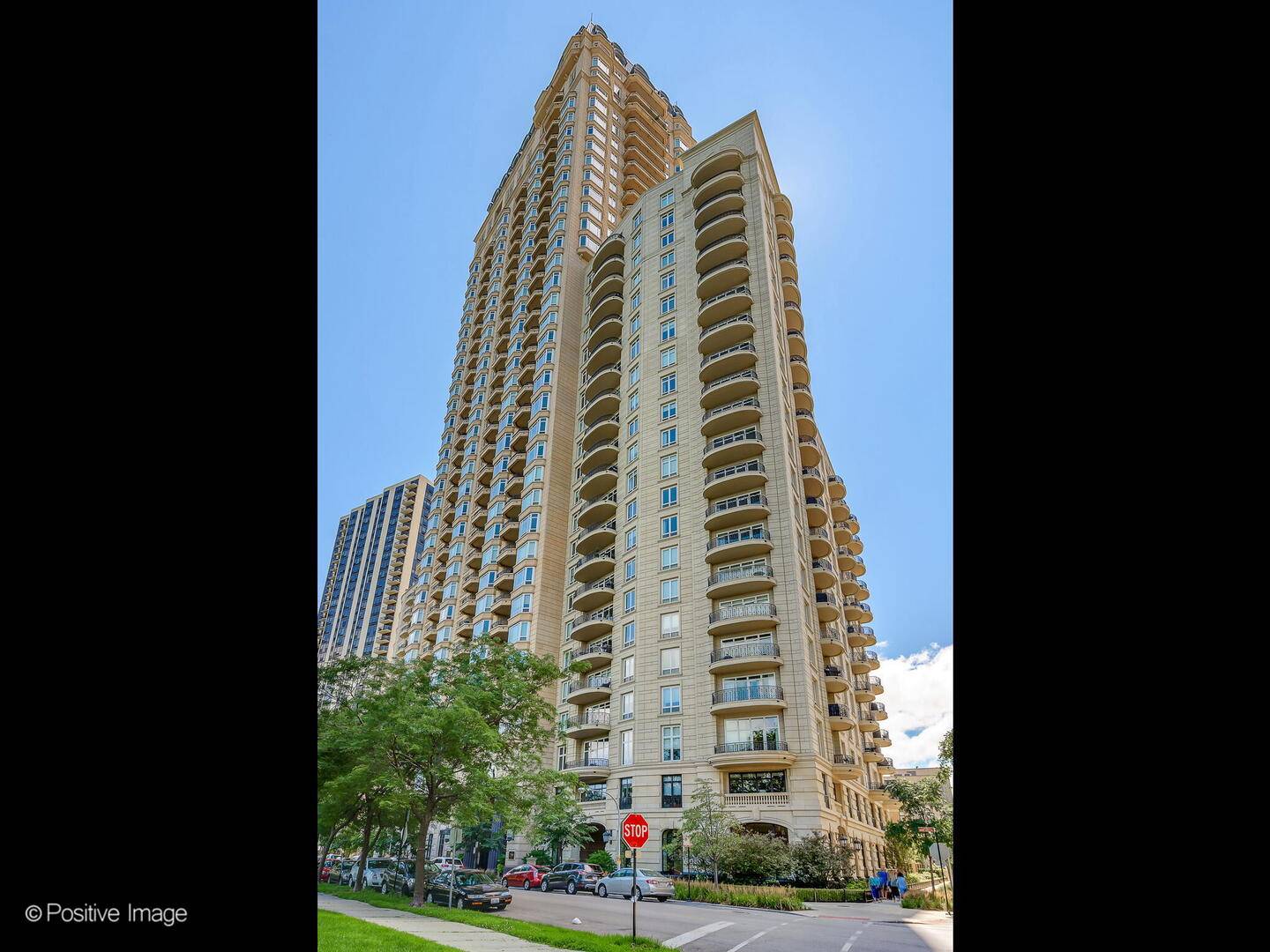Chicago, IL 60614,2550 N Lakeview AVE #S604