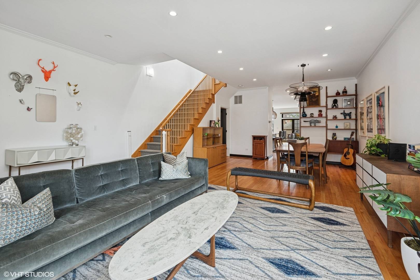Chicago, IL 60608,837 W 34TH PL