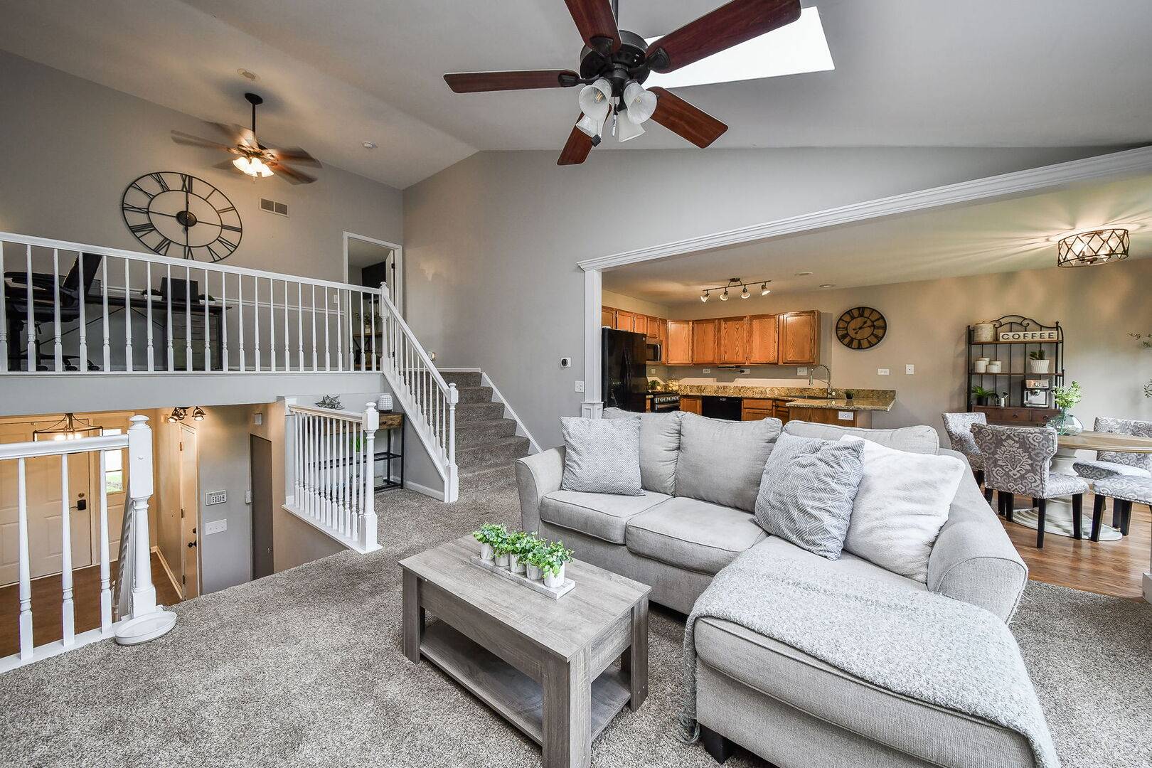 Elgin, IL 60123,816 Millcreek CIR