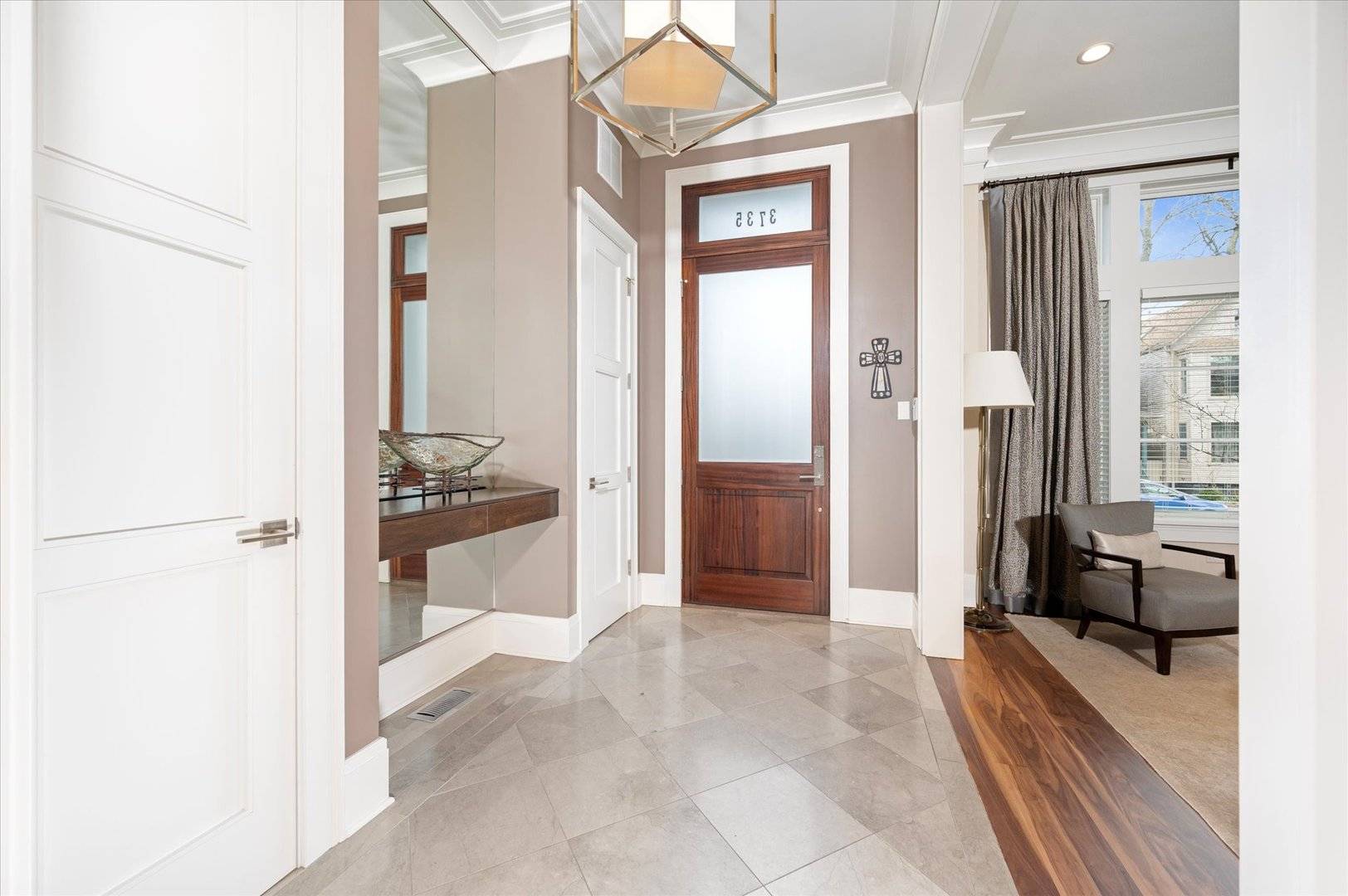 Chicago, IL 60613,3735 N Greenview AVE