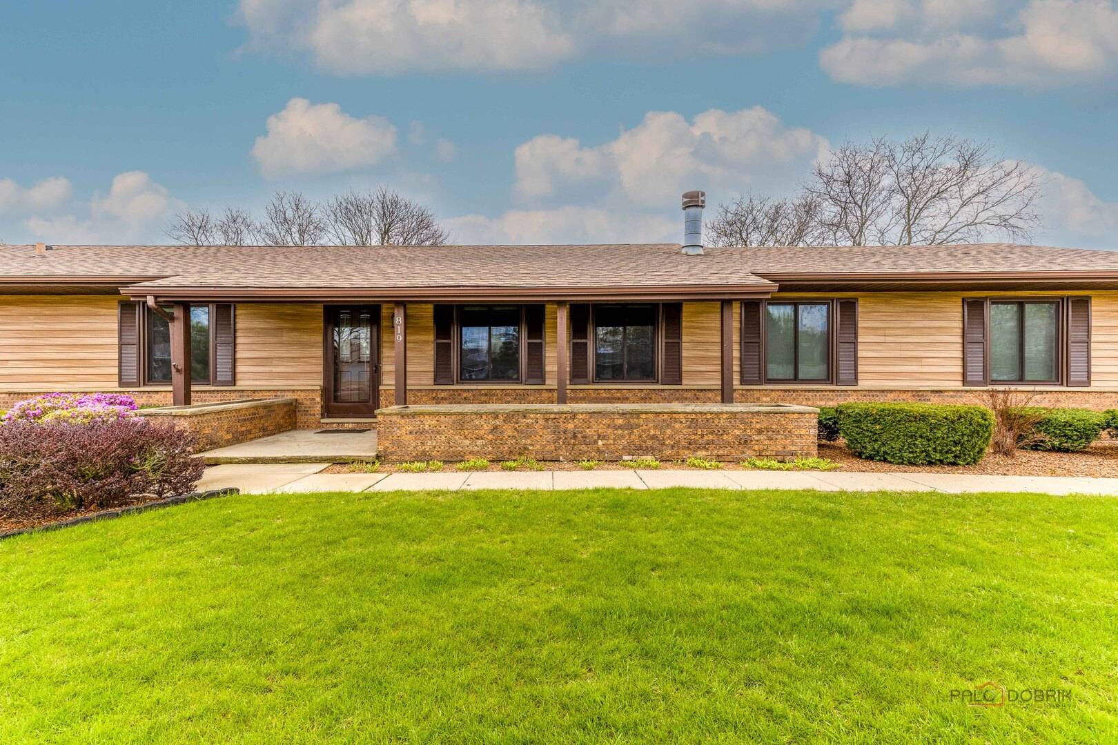 Winthrop Harbor, IL 60096,819 Harbor LN