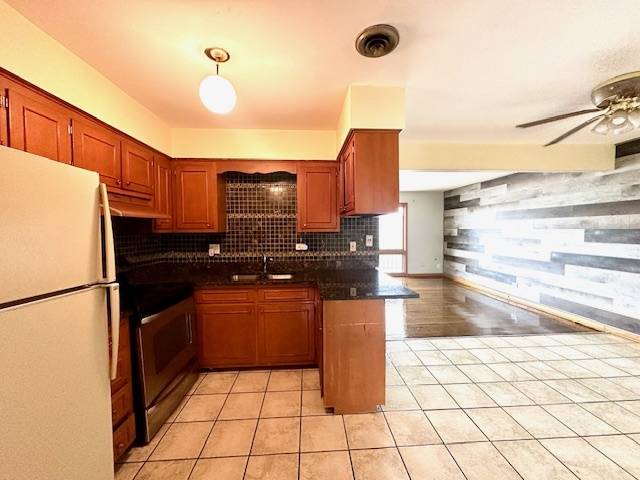 Evergreen Park, IL 60805,3158 W 93rd ST #2C