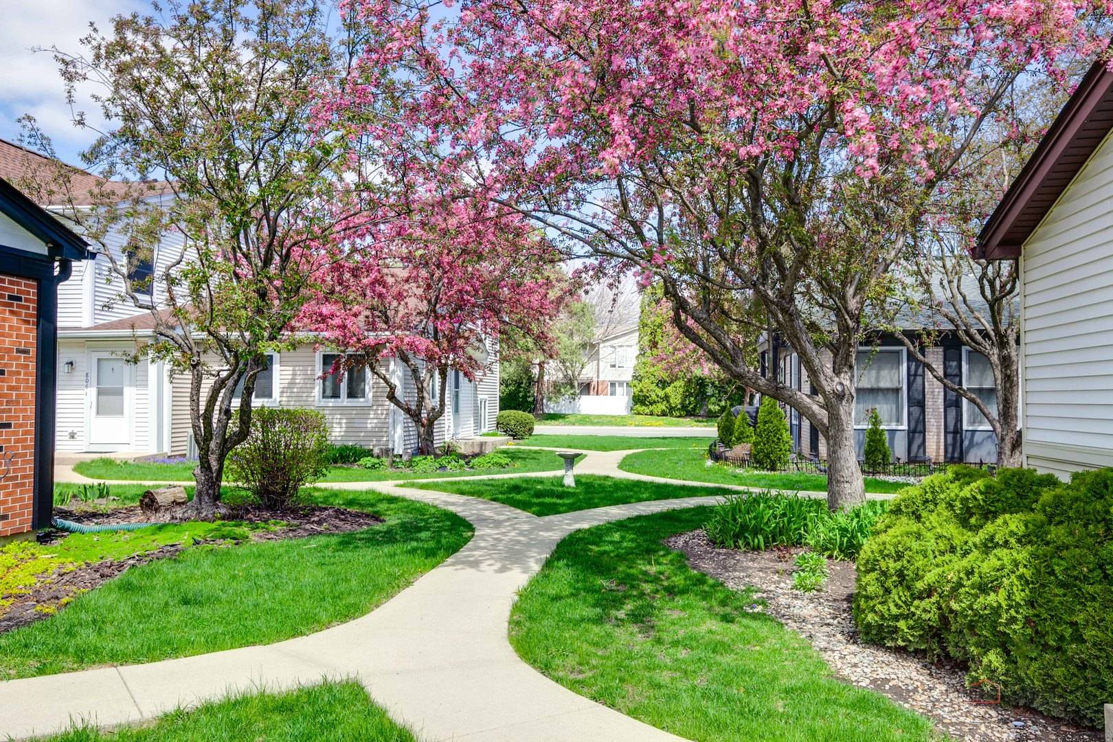 Deerfield, IL 60015,808 Inverrary LN