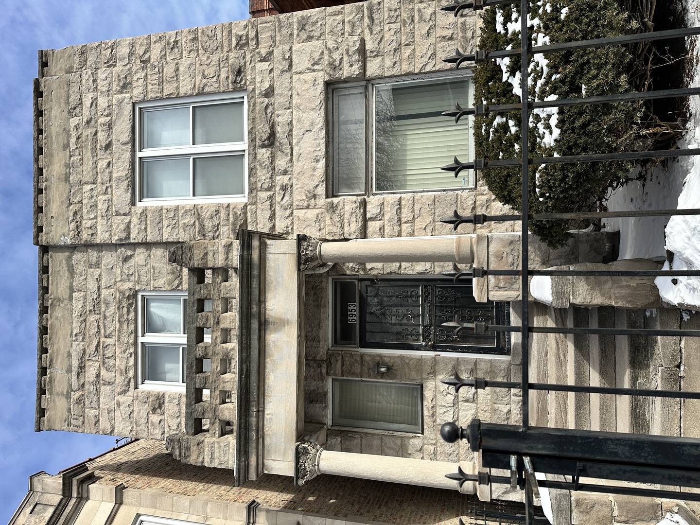 Chicago, IL 60637,6953-6955 S King DR