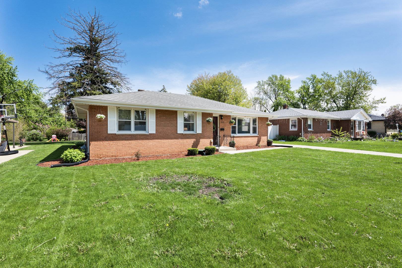 Joliet, IL 60435,1212 N May ST