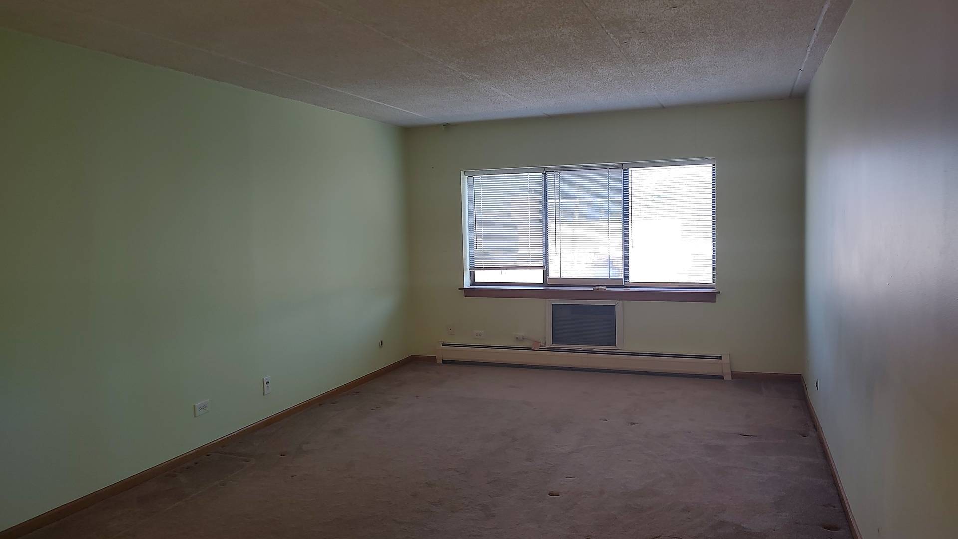 Des Plaines, IL 60016,835 Pearson ST #305