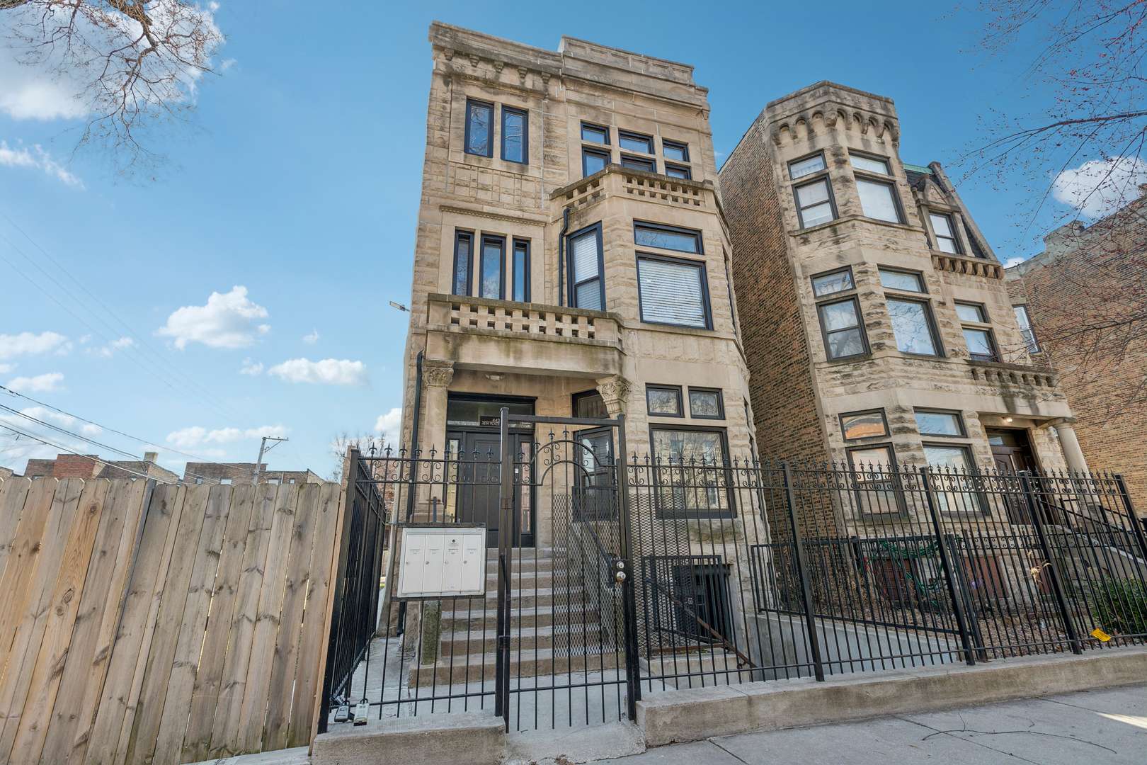 Chicago, IL 60653,443 E 45th PL #3