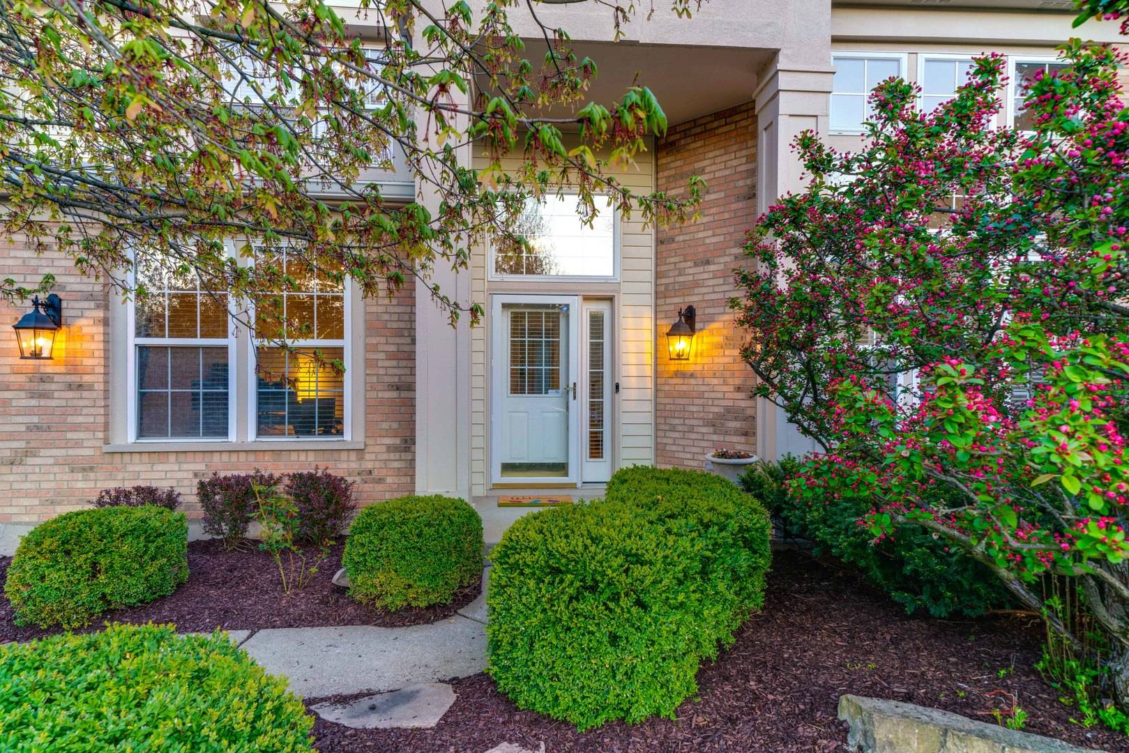 Green Oaks, IL 60048,14460 Post Oak CT