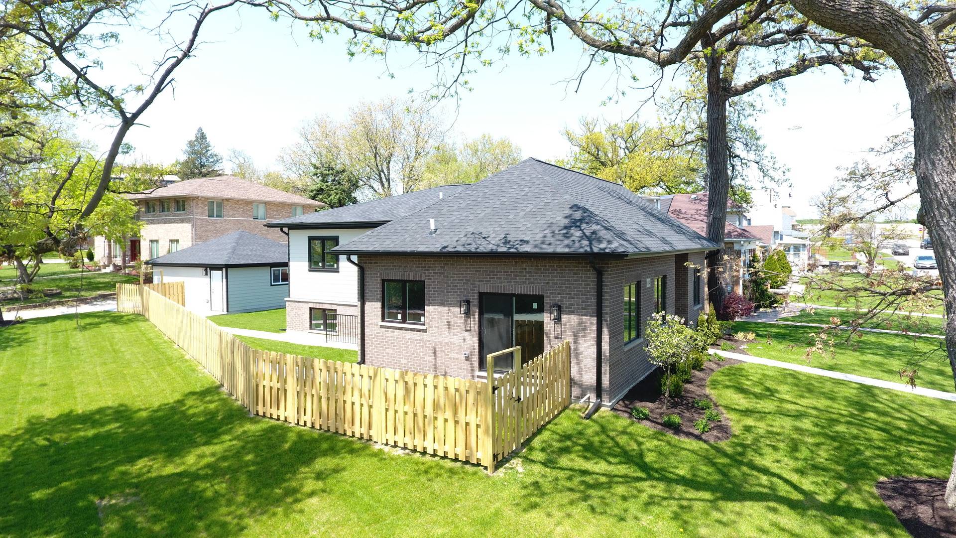 Hillside, IL 60162,114 Oak Ridge AVE