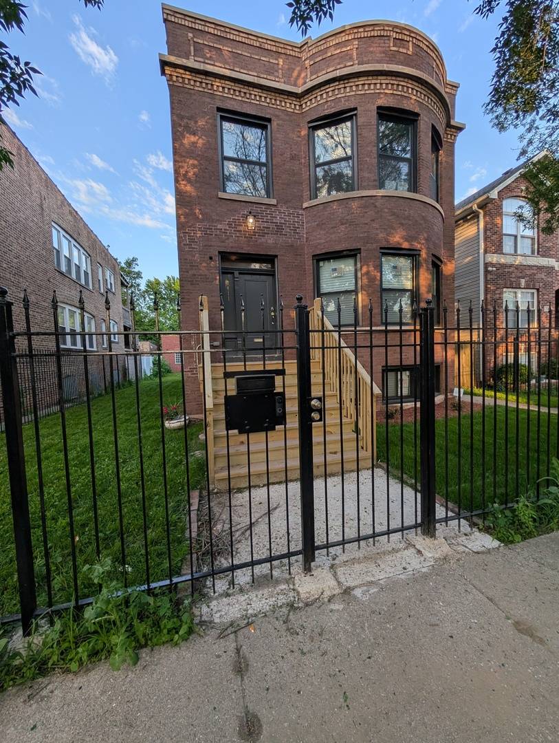 Chicago, IL 60619,7411 S Champlain AVE