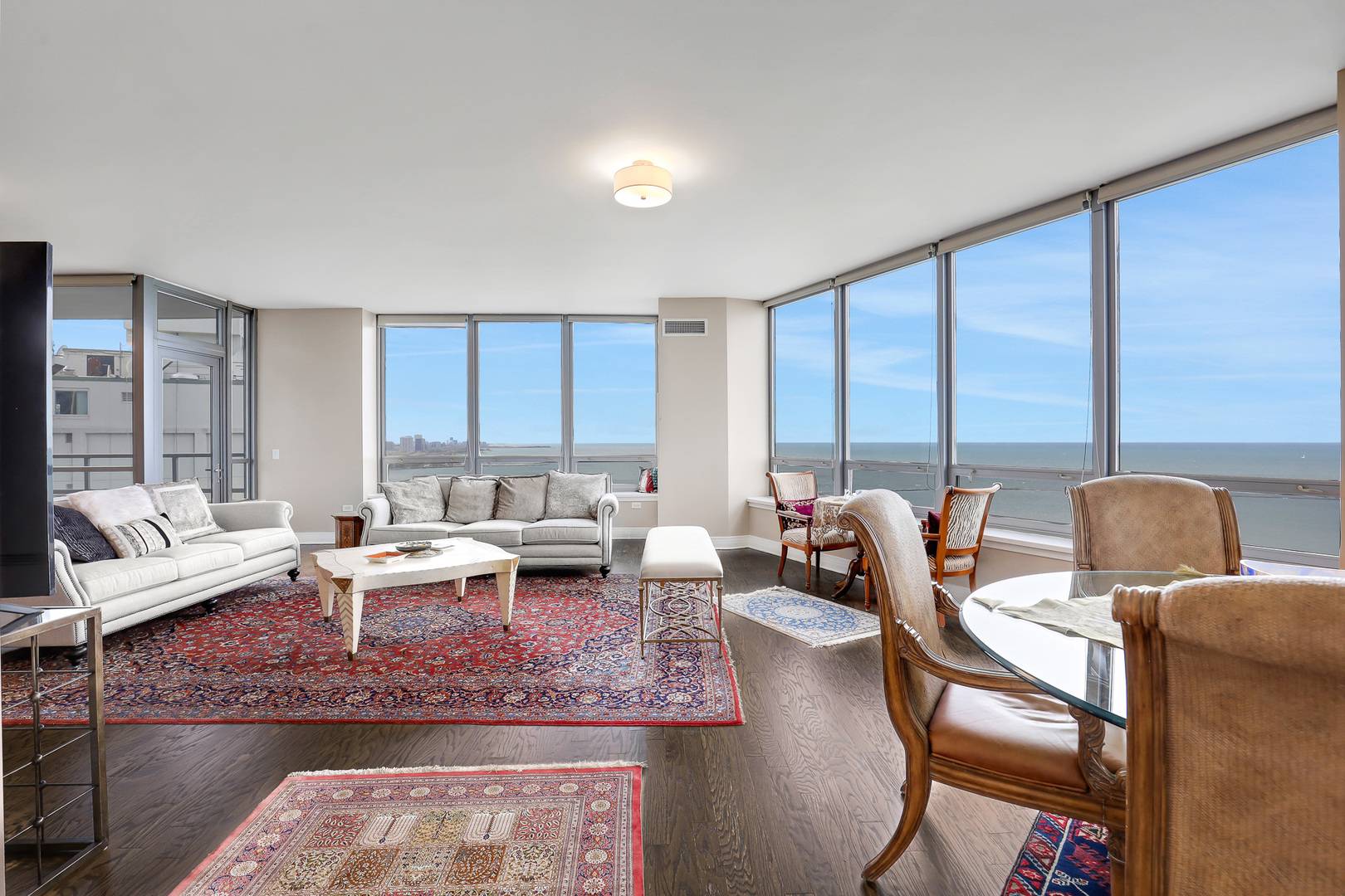 Chicago, IL 60611,600 N Lake Shore DR #2705