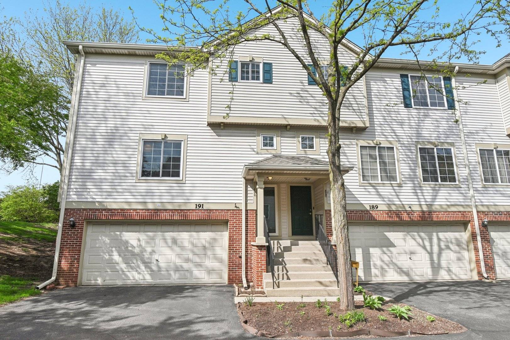 Streamwood, IL 60107,191 Monarch DR