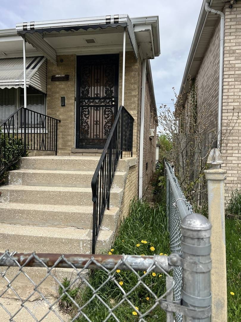 Summit, IL 60501,7502 W 64th ST