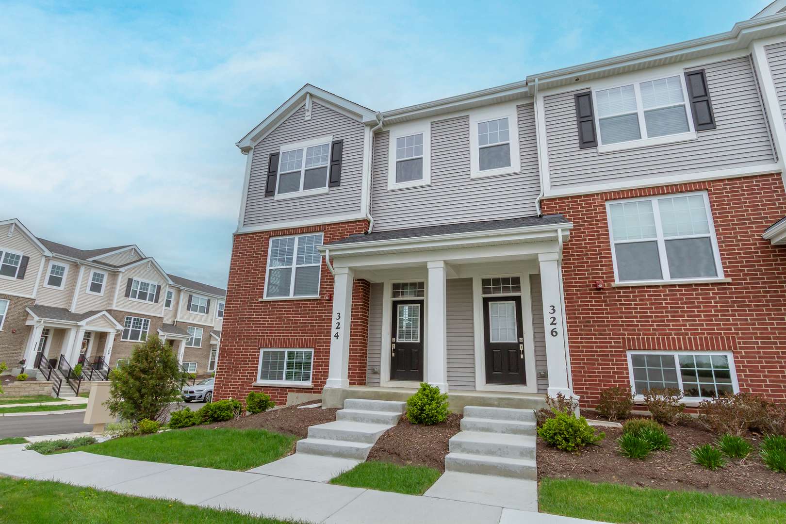 Roselle, IL 60172,324 Timberleaf CIR