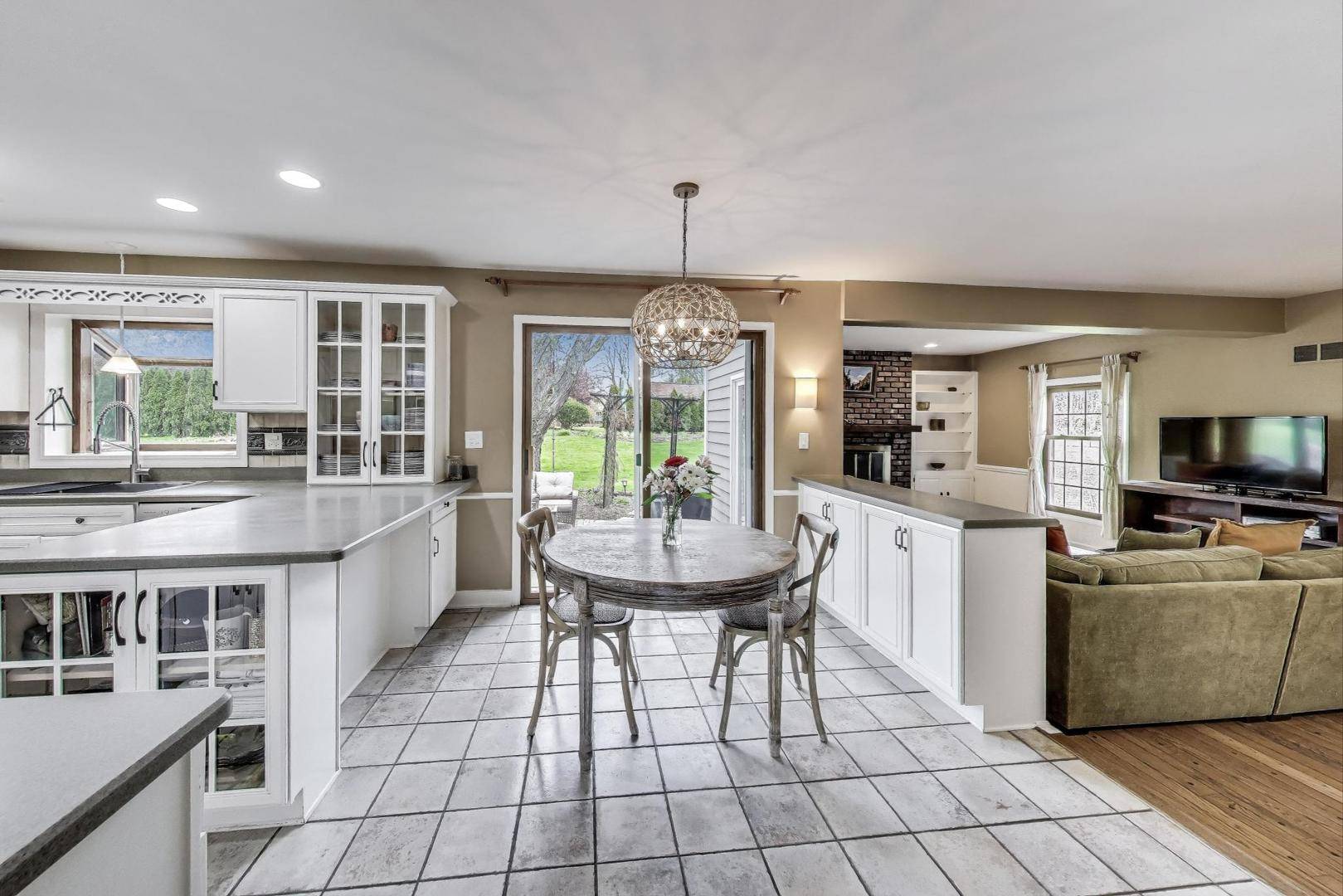 Inverness, IL 60010,705 Skye LN