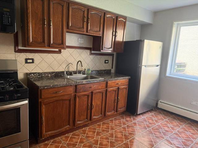 Evanston, IL 60202,2123 Howard ST #1H