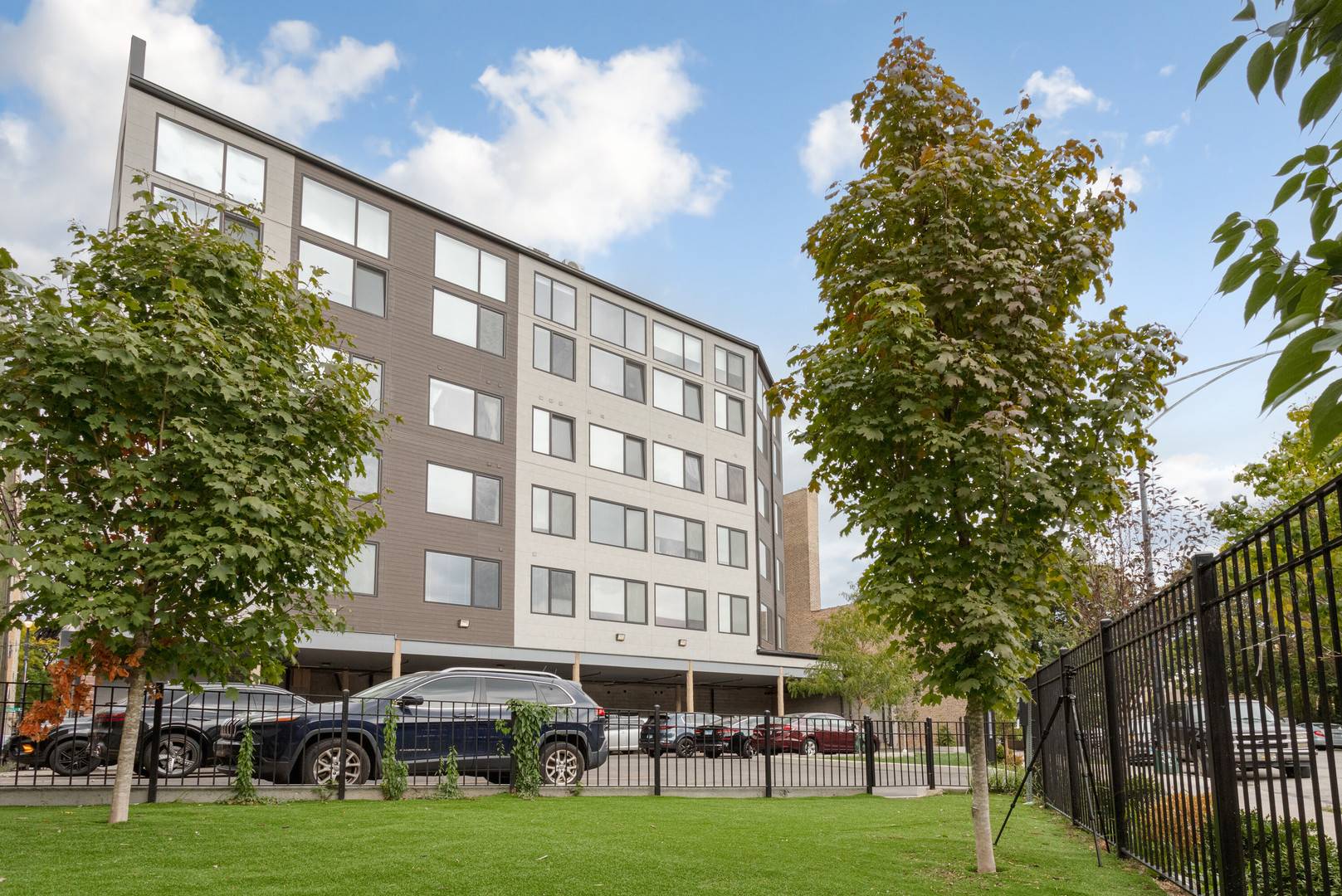 Chicago, IL 60626,1531 W Howard AVE #309