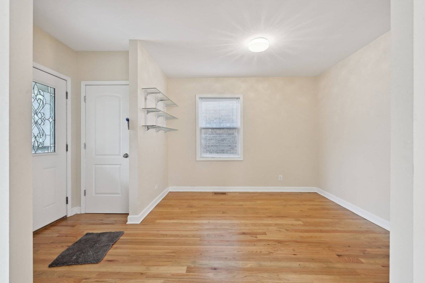 Chicago, IL 60634,5814 W Roscoe ST
